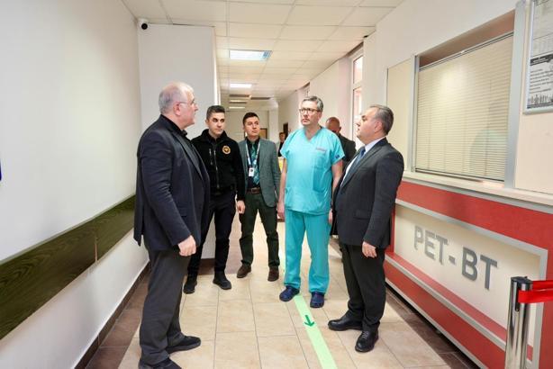 ERÜ Rektörü Altun, PET - BT ünitesinin yenileme çalışmalarını yerinde inceledi