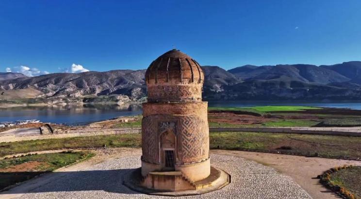 Hasankeyf’in tarihi yapıları ve manzarası dronla görüntülendi