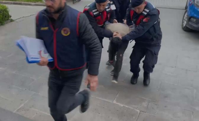 Av tüfeğiyle boşanma aşamasındaki eşi ile ailesinin yaşadığı evi bastı; 4 ölü (2)