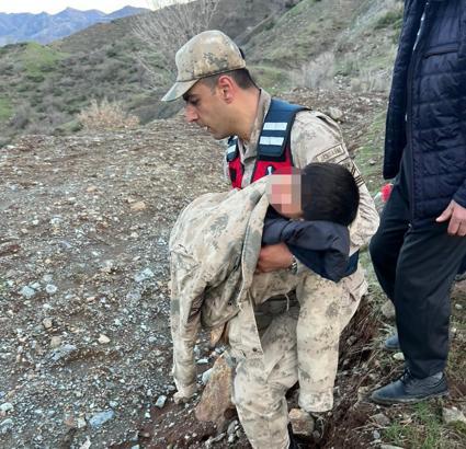 Oyun oynarken kaybolan Emin, 1,5 kilometre uzaklıkta bulundu