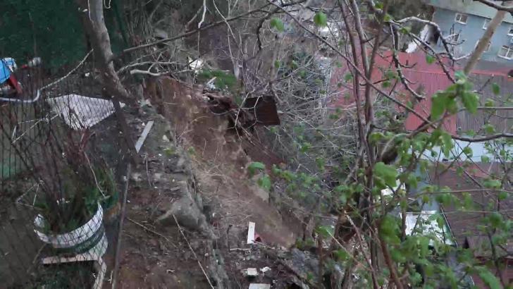 İstanbul- Sarıyer’de toprak kayması nedeniyle 6 bina tahliye edildi