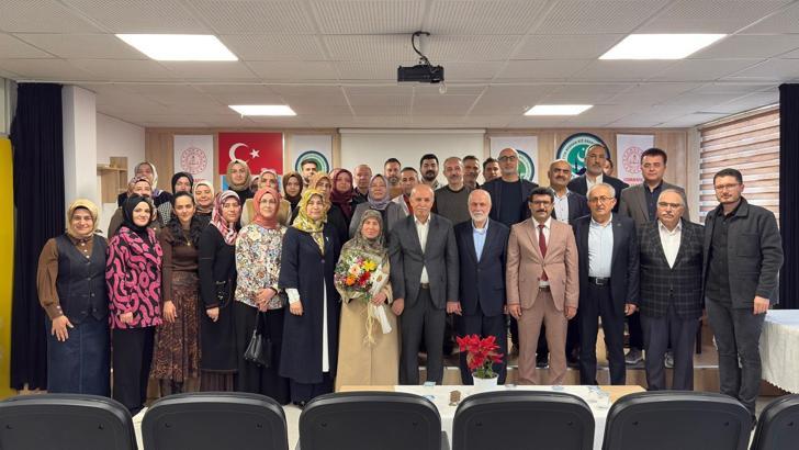 Osmaniye’de 40 yıllık öğretmen alkışlarla emekli oldu