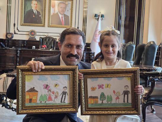 Depremde ailesini kaybeden Zeynep, protez bacağıyla hayata tutundu