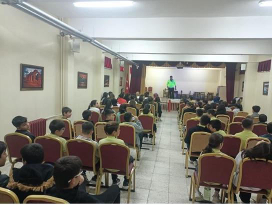 Bor’da öğrencilere güvenlik ve bilinçlendirme eğitimi