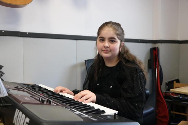 His kaybı ile sağ kolunu kullanamayan Zeynep, 2’nci kez hastalığını yendi