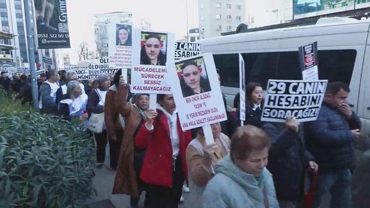 Beşiktaş'ta gece kulübündeki yangında hayatını kaybeden 29 kişinin anısına yürüyüş düzenlendi