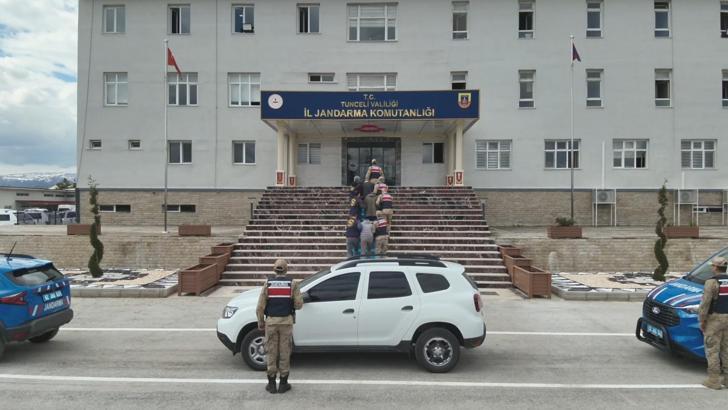 Kendilerini polis ve savcı olarak tanıtıp 2 milyon lira dolandıran şüpheliler yakalandı