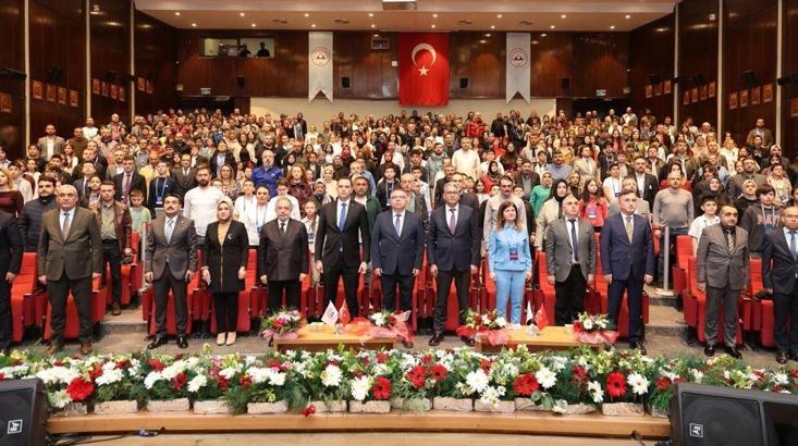ERÜ'de TÜBİTAK Ortaokul Öğrencileri Araştırma Projeleri Kayseri Bölge Yarışması’nın ödül töreni