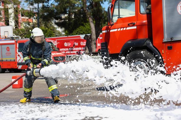 Antalya itfaiyesinin taze kanları göreve hazır
