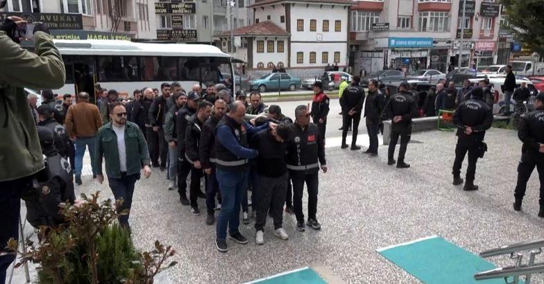 Çorumda 'sazan sarmalı' operasyonu: 21 tutuklama