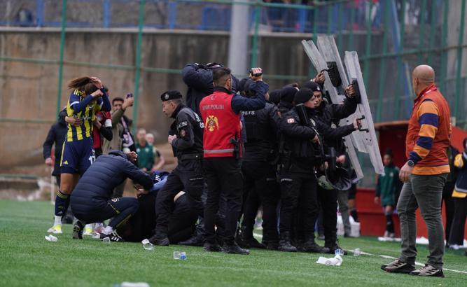 Fenerbahçe'den Yüksekova Spor Kulübü maçındaki olaylara ilişkin kınama açıklaması