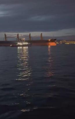 İstanbul Boğazı'nda gemi arızası; trafik çift yönlü askıya alındı -1