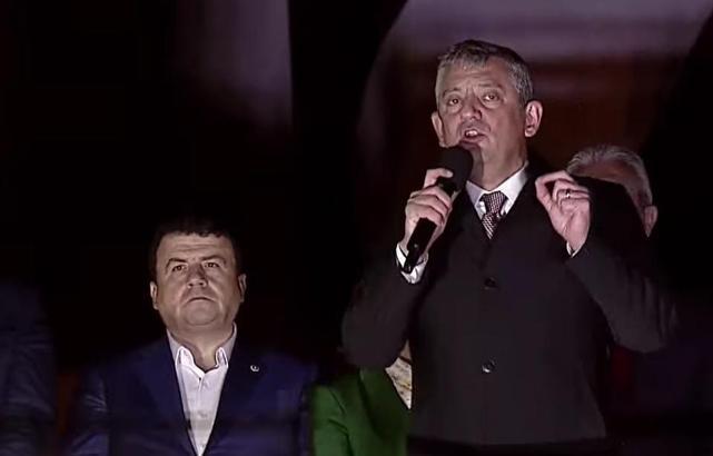 Özgür Özel:  Bozbey, Aydın’daki sözde topuklu, topuklayan efe gibi AK Parti’ye sığınmadığı için gözaltında