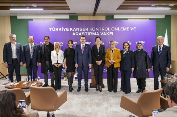 ‘Kanserle mücadele yalnızca tedaviyle kazanılamaz’