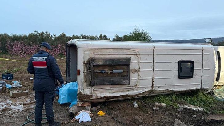 İşçileri taşıyan minibüs takla attı: 1 ölü, 12 yaralı