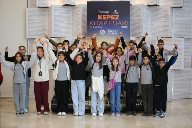 Kepez Kitap Fuarı'nda geçmiş ve gelecek bir arada