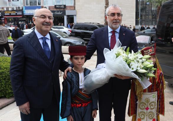 Bakan Işıkhan: Türkiye’yi karşılaşabileceği muhtemel tüm risklere karşı koruyacak her türlü tedbiri alıyoruz