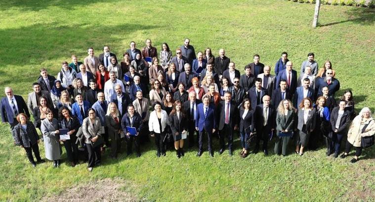 BUÜ Rektörü Yılmaz, başarılı akademisyenlerle bir araya geldi