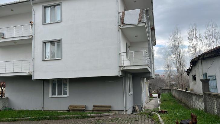 Balkondan düşen Alzheimer hastası yaşamını yitirdi