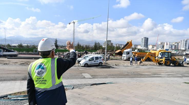 Başkan Büyükkılıç yapımı süren Kartal Katlı Kavşağı Projesi'ni inceledi