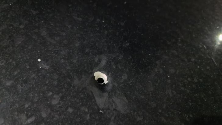 Bursa'da seyir halindeki otomobile mermi isabet etti