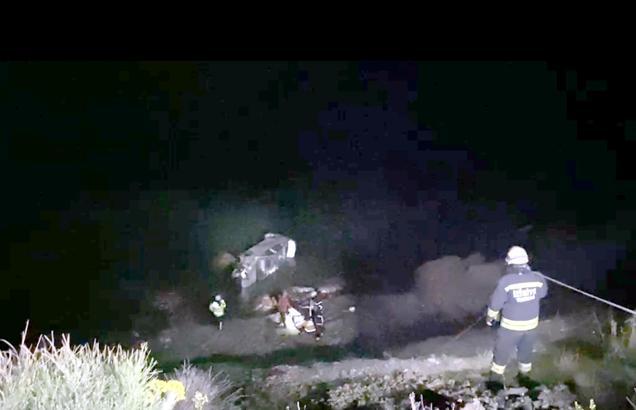 Tekirdağ'da deniz kenarına düşen otomobilde 3 kişi yaralandı