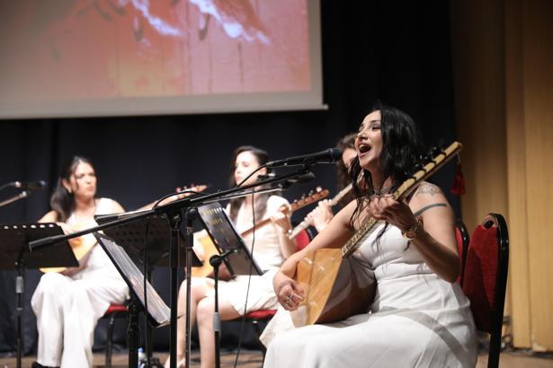 'Kadın Kadına Türküler Konseri'ne yoğun ilgi