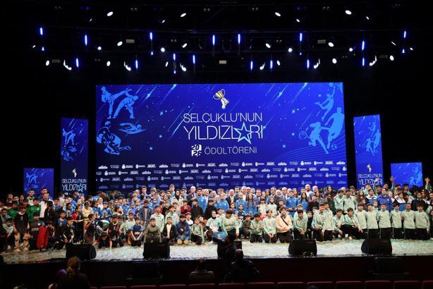 Selçuklu Belediyespor Kulübü sporcuları ödüllerini aldı