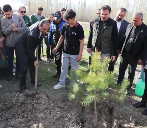 Vali Taşolar, liseli Muhammed Deniz’in isteğine duyarsız kalmadı