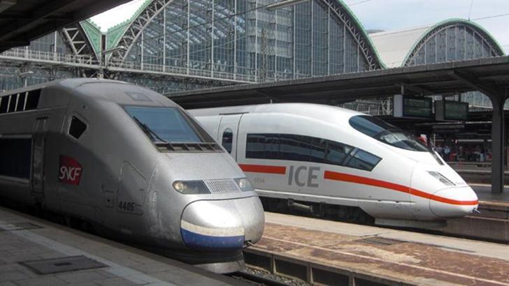 Fransa’da hızlı tren kamyonla çarpıştı: 1 ölü, 27 yaralı