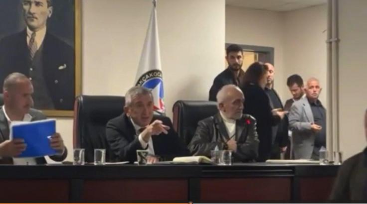 Akçakoca Belediyesi Meclisi toplantısında gerginlik