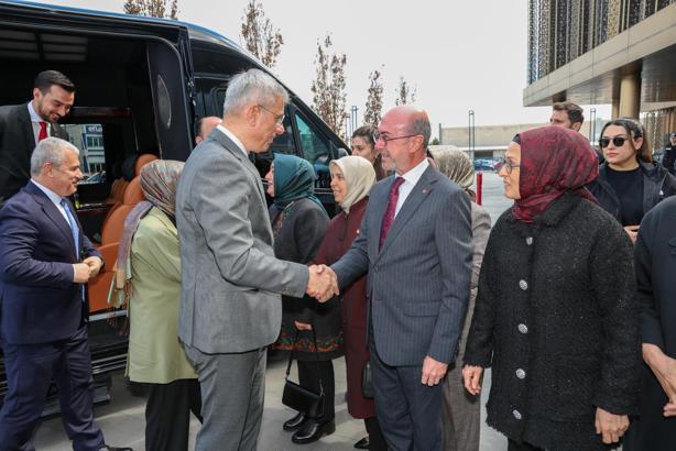 Bakan Memişoğlu: Son 3 ayında ilk hamileliğini yaşayan anne adayına ebe tahsis ediyoruz(2)
