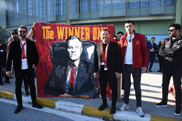 Galatasaray’a İzmir’de coşkulu karşılama
