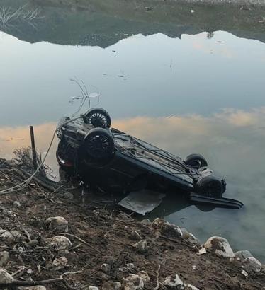 Elazığ’da nehre düşen otomobilin sürücüsü yaralandı