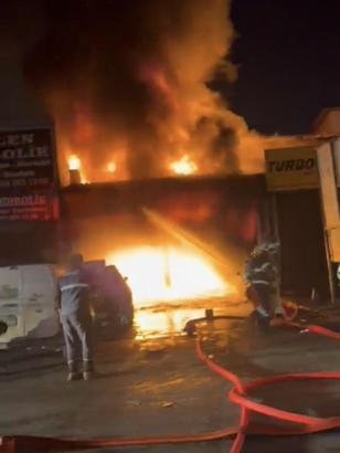 Diyarbakır’da oto tamir dükkanında yangın