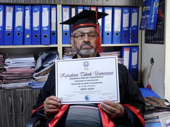 77 yaşındaki arzuhalcinin üniversite azmi