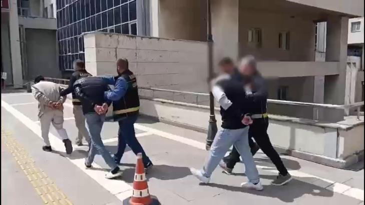Kendilerini polis olarak tanıtıp vatandaşı dolandıran 3 şüpheli yakalandı