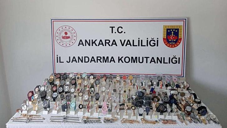 Ankara'da 3,2 milyon liralık kaçak saat ele geçirildi