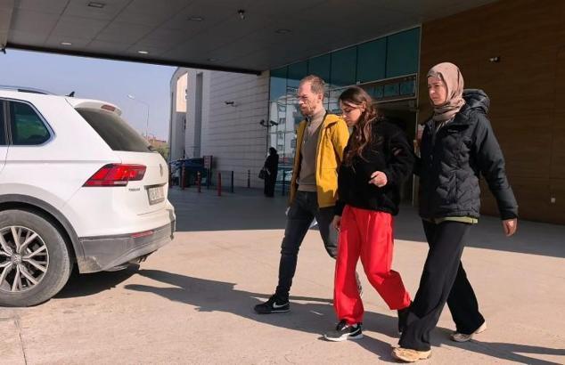 'Sevgili' kavgasında birbirini bıçaklayan kızlardan biri tutuklandı