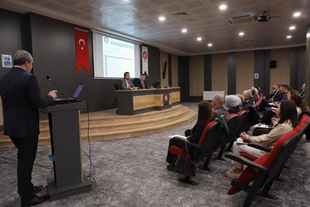 Vali Akmeşe: Bağımlılıkla mücadelede toplumda farkındalığın artırılması gerek