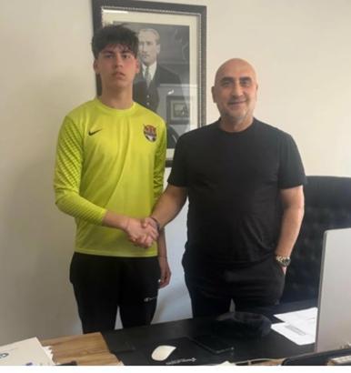 İzmir Çoruhlu FK'da imza töreni