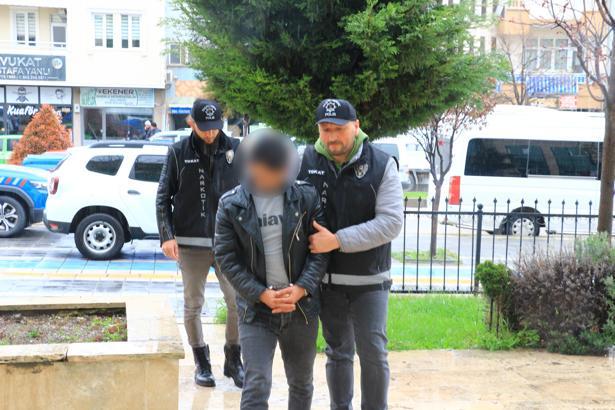 TIR'ın dorsesindeki araçtan uyuşturucu çıktı; 1 gözaltı