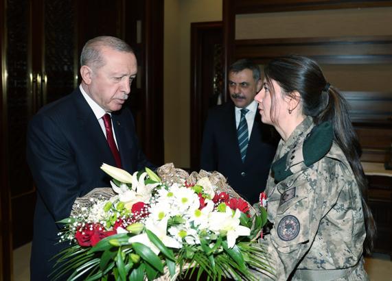 Cumhurbaşkanı Erdoğan, Bakan Çiftçi ve polisleri kabul etti