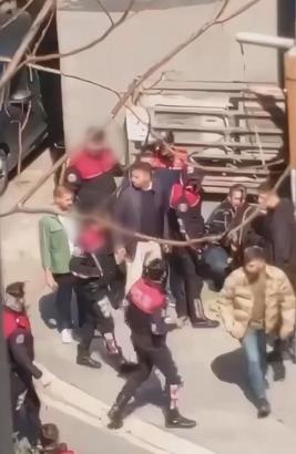 İsrail Konsolosluğu önündeki çatışmada şüphelilerden birinin yakalandığı anlar kamerada