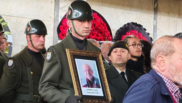 Yalçın Küçük son yolculuğuna uğurlandı