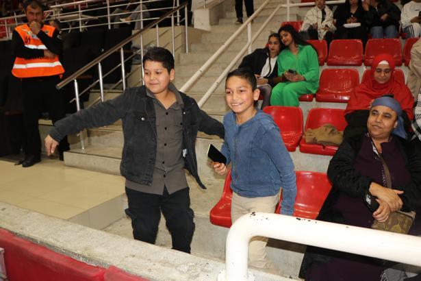 Samsun’da Roman vatandaşlar göbek atarak eğlendi