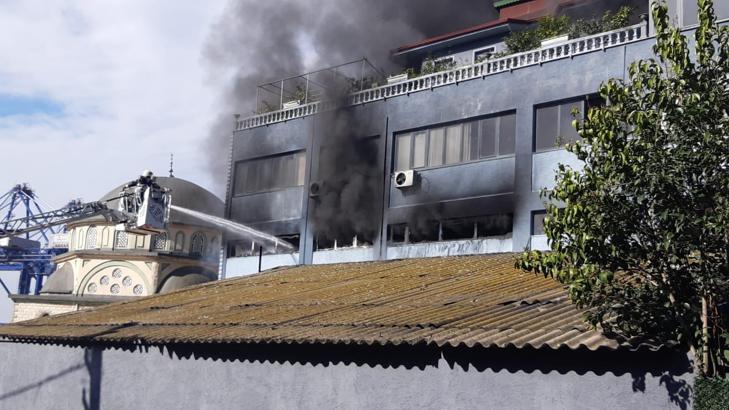 Plastik fabrikasında, su ısıtıcısından çıkan yangında zarar oluştu