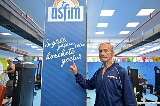 12 torunlu spor tutkunu ‘Süper Dede’ gençlere taş çıkartıyor