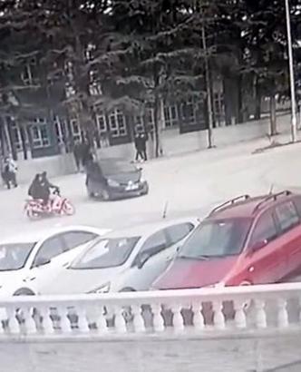 Otomobille motosiklet çarpıştı: 2 yaralı