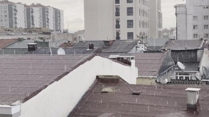 İstanbul'da bazı ilçelerde dolu etkili oldu